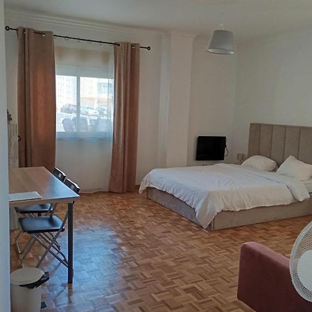 Rooms 10 Mins Walk From Train Station! Agualva-Cacem Buitenkant foto