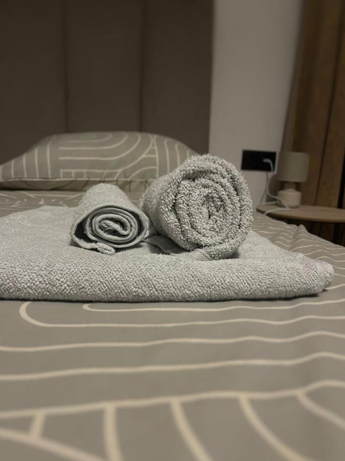 Rooms 10 Mins Walk From Train Station! Agualva-Cacem Buitenkant foto
