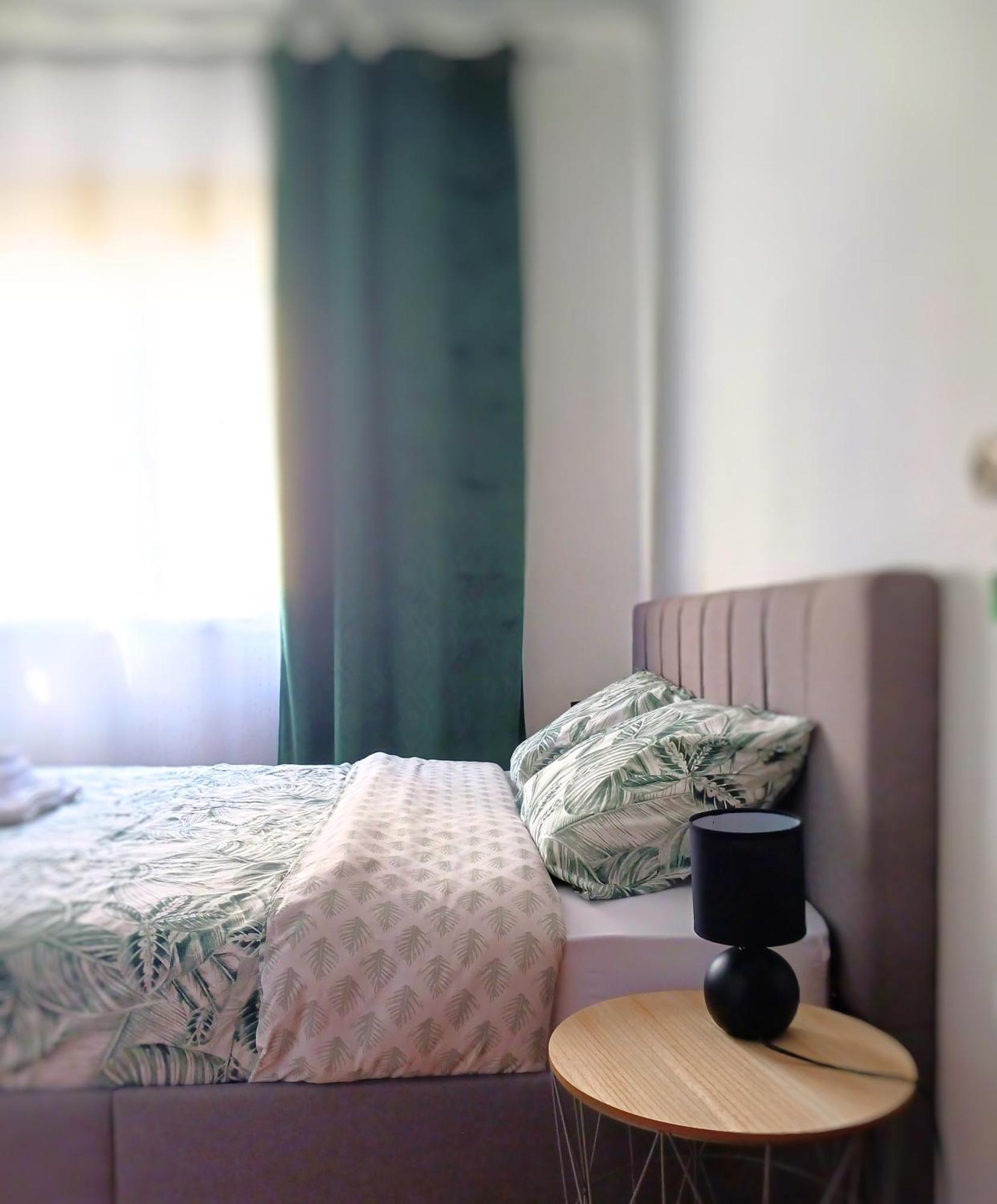 Rooms 10 Mins Walk From Train Station! Agualva-Cacem Buitenkant foto