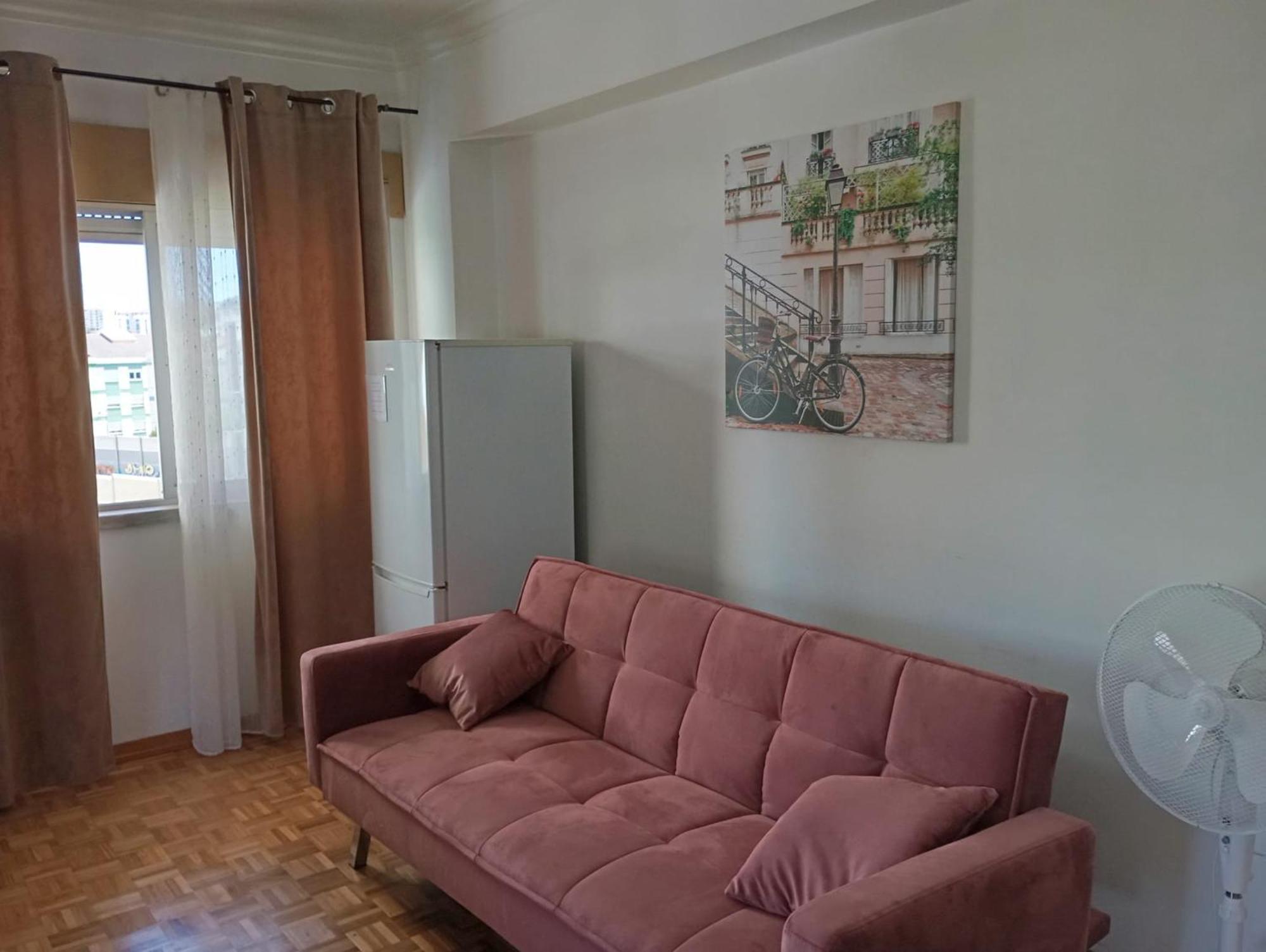 Rooms 10 Mins Walk From Train Station! Agualva-Cacem Buitenkant foto